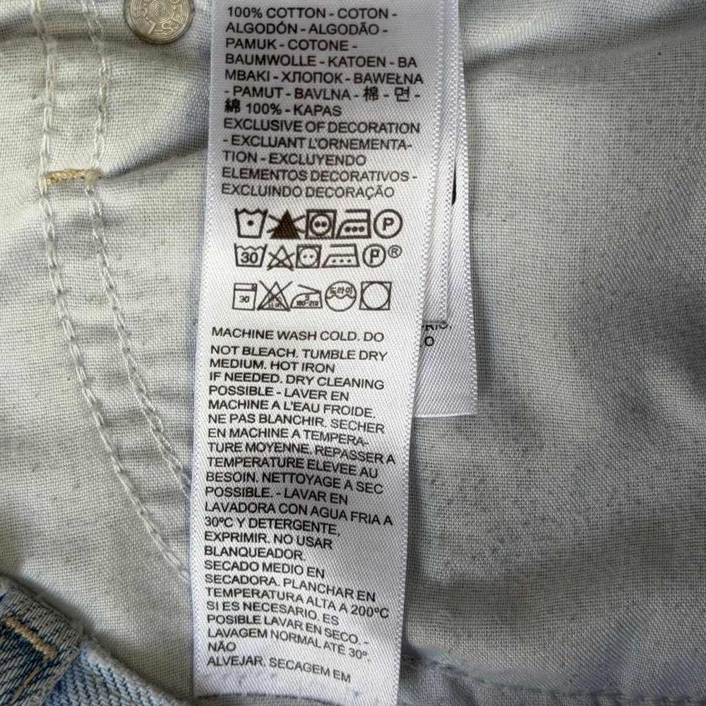 Levi Strauss High Waisted Mom Shorts Light Wash Distressed Denim Size 30 - Picture 4 of 11